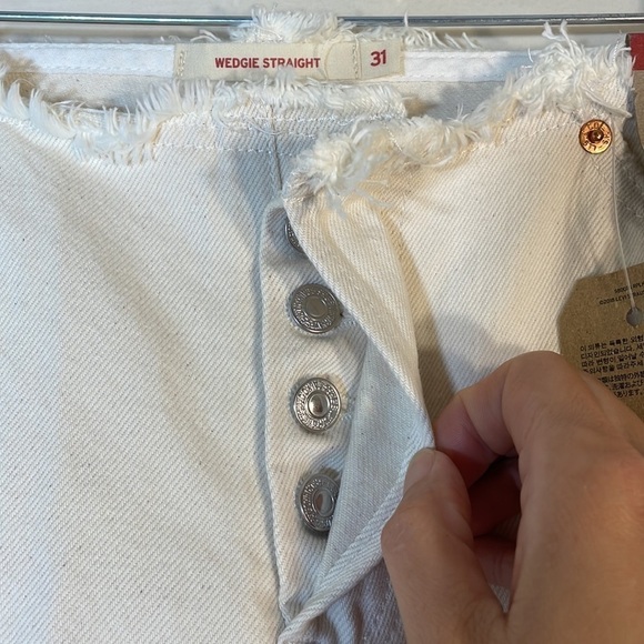 NWT. Levi’s Short Button Fly Low Rise Wedge Straight Distressed White Jeans. 12. - Picture 3 of 11